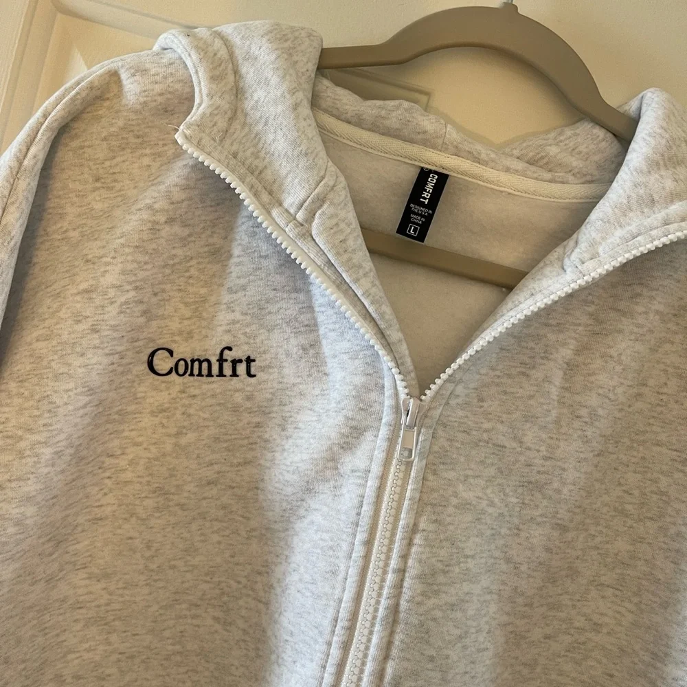 Comfrt Cloud Women's Gray Zip-Up Hoodie - Picture 5 of 8